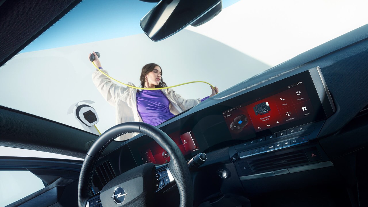 Interior view of an Opel Astra Sports Tourer Electric